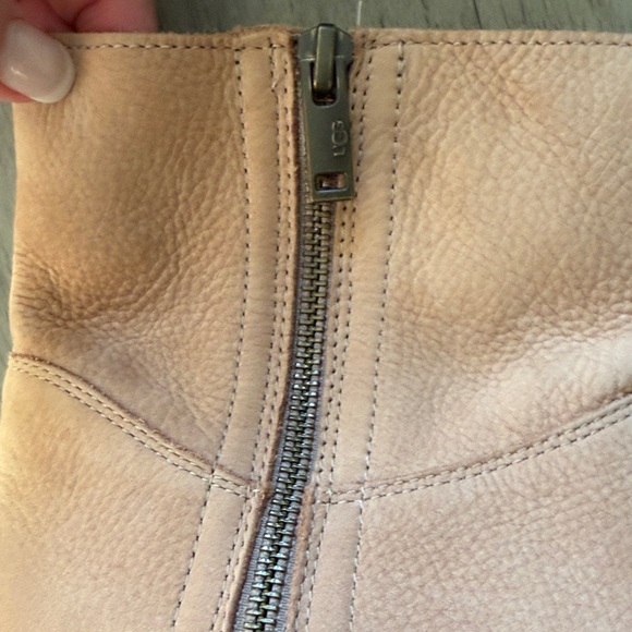 UGG Women's Tan Ankle Boots NWOT - Picture 8 of 12